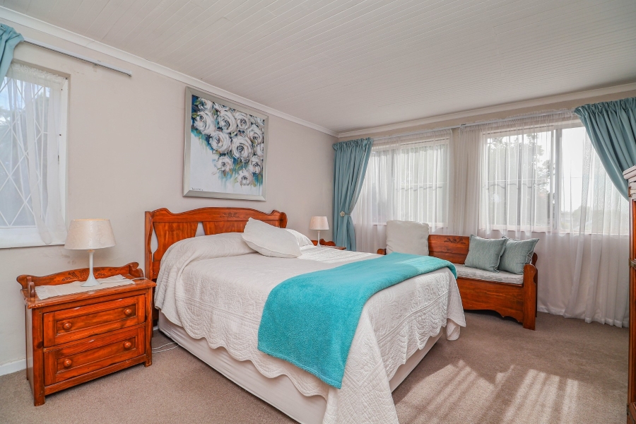 3 Bedroom Property for Sale in Upper Main Street Western Cape